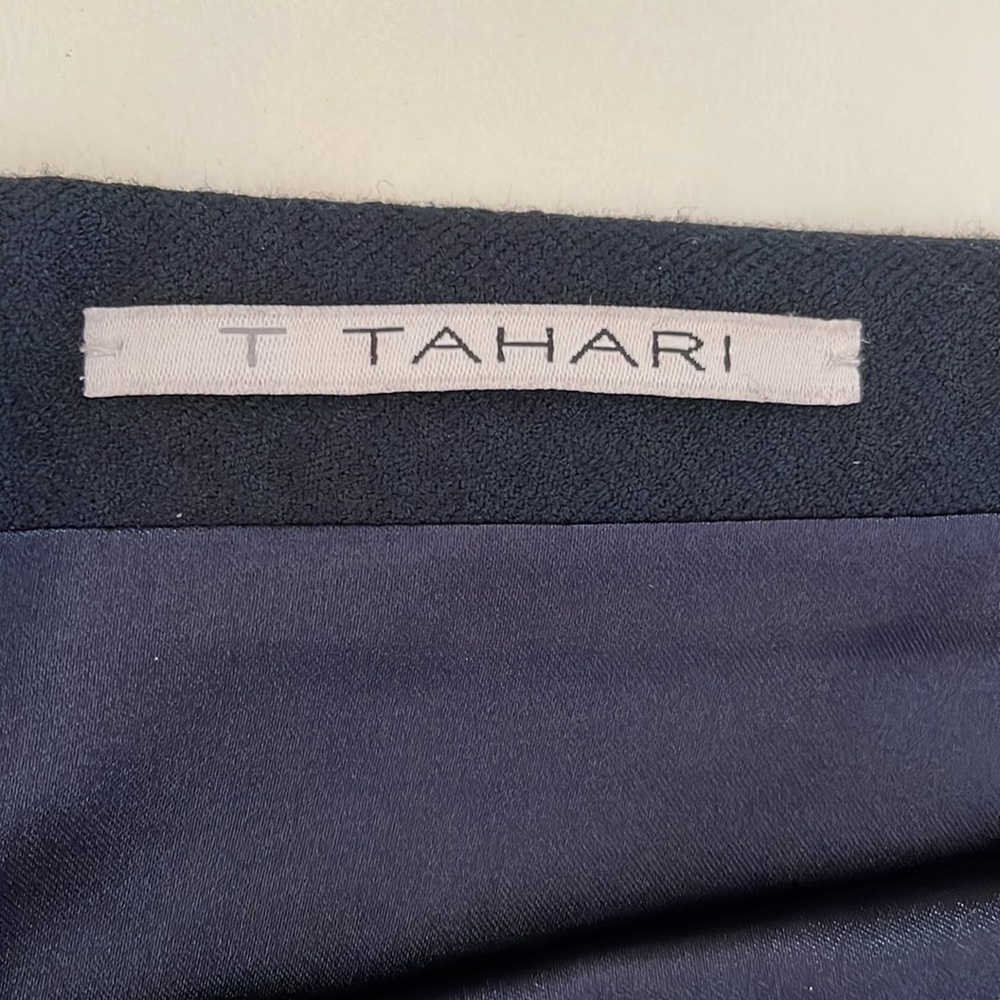 T Tahari navy pencil skirt - Picture 4 of 9